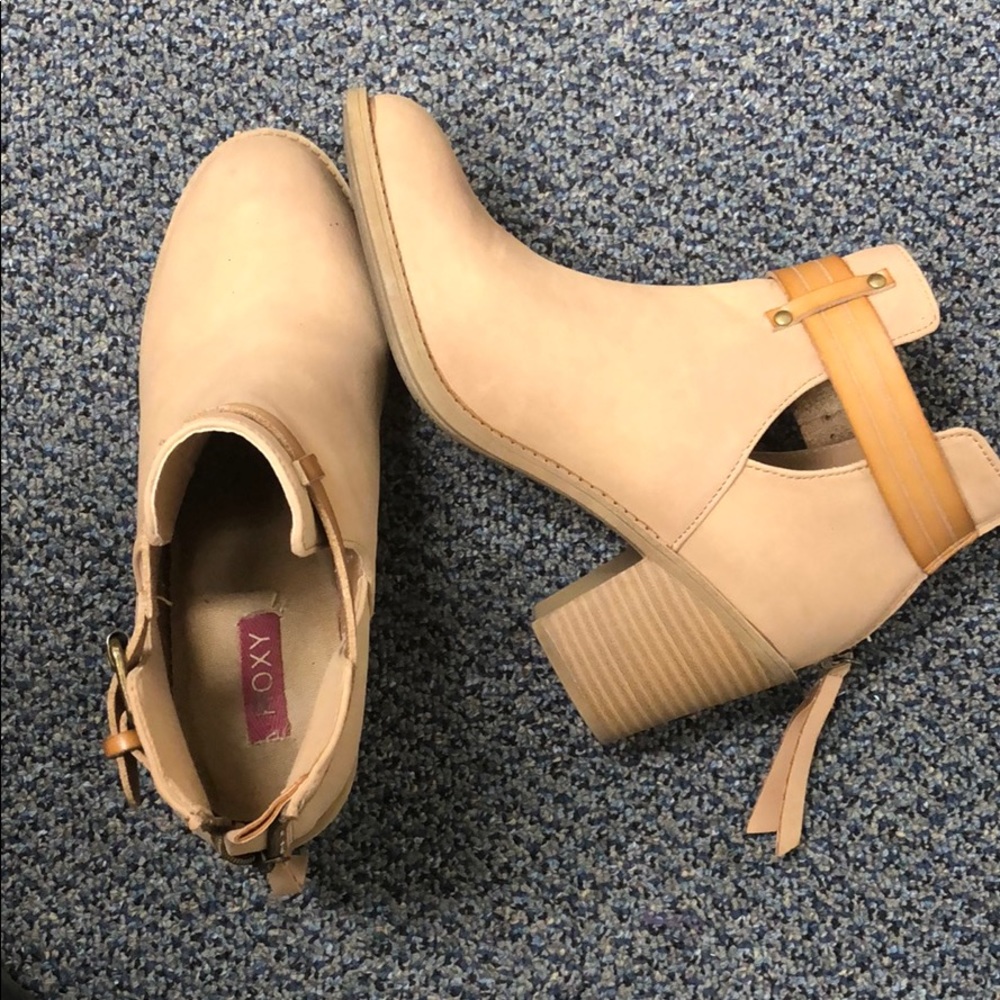 Roxy booties size 7.5